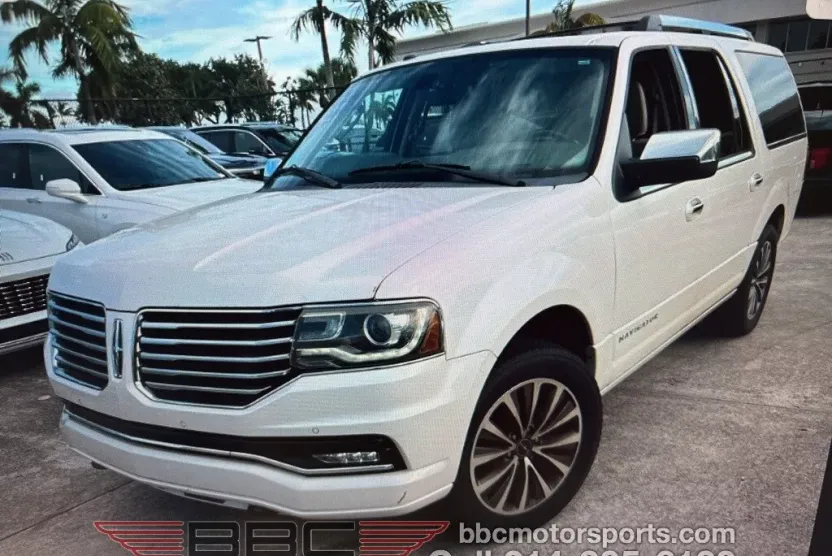 2015 Lincoln Navigator L Base photo 1
