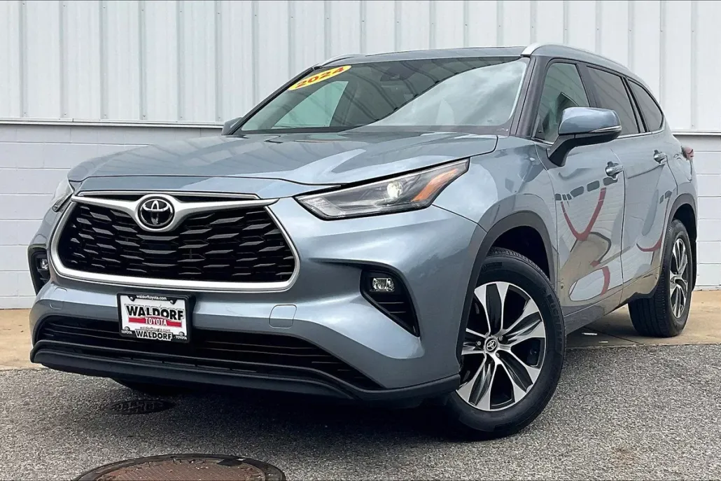 2024 Toyota Highlander XLE photo 1
