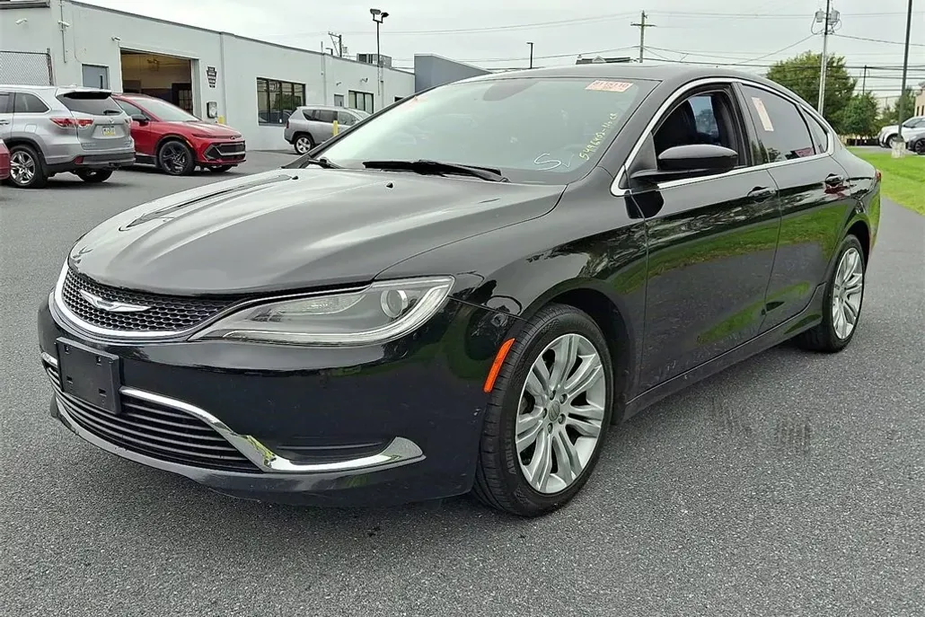 2015 Chrysler 200 Limited photo 1