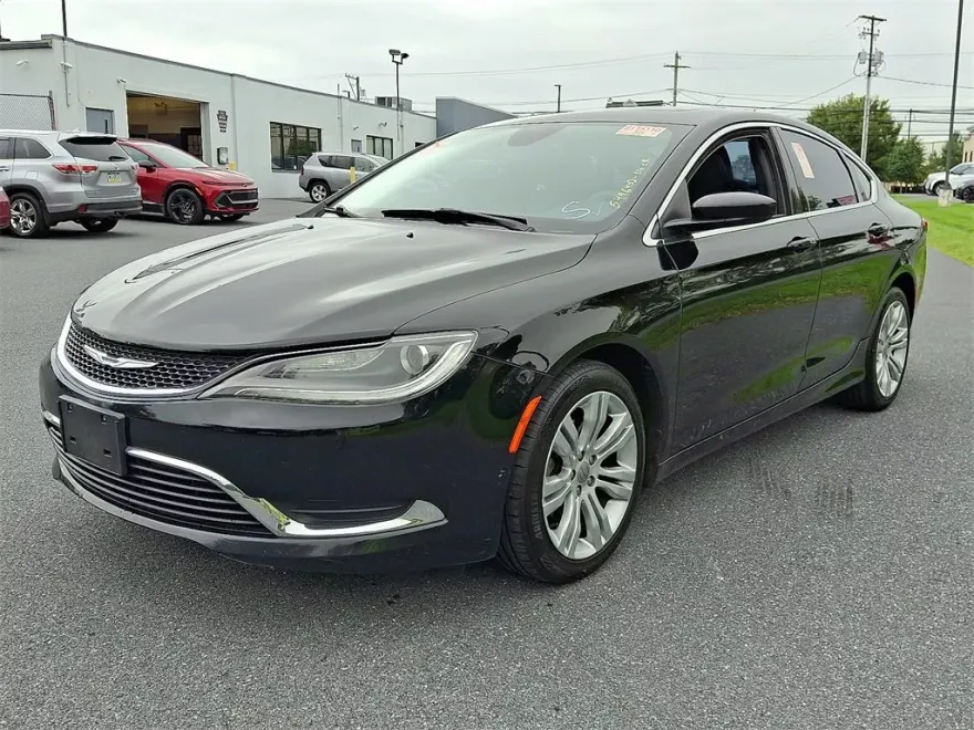 2015 Chrysler 200 Limited photo 1