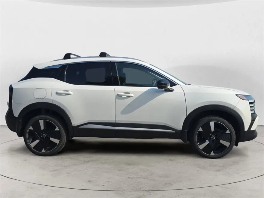 2026 Nissan Kicks SR photo 1