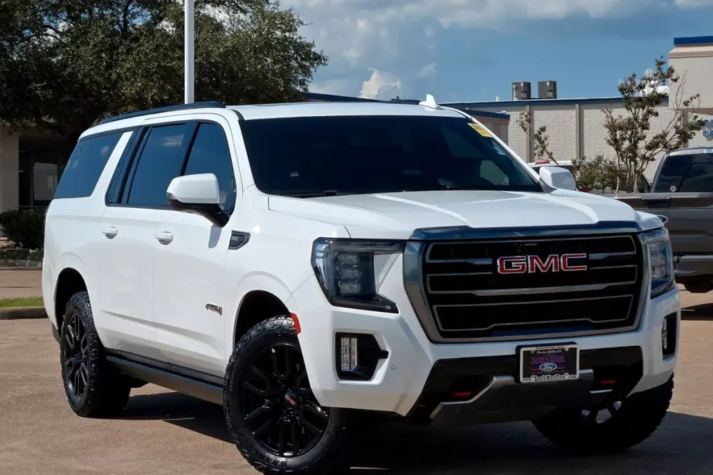 2022 Gmc Yukon XL AT4 photo 1