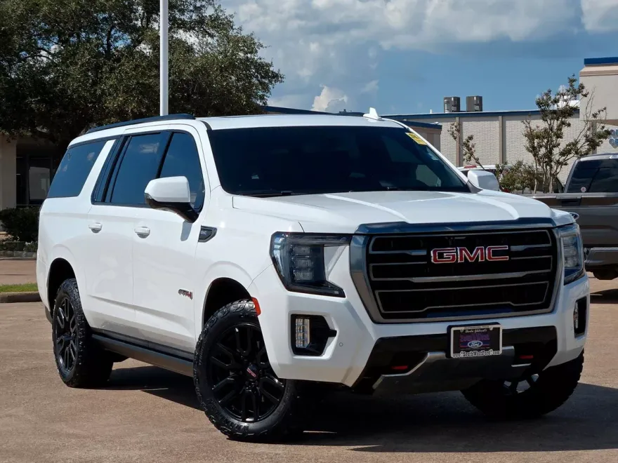 2022 Gmc Yukon XL AT4 photo 1
