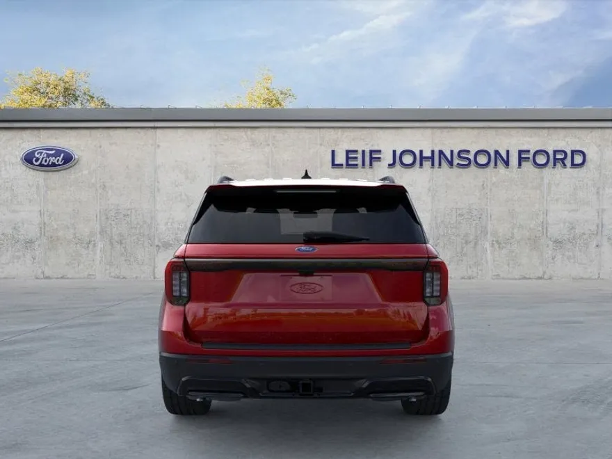 2025 Ford Explorer ST-Line photo 1