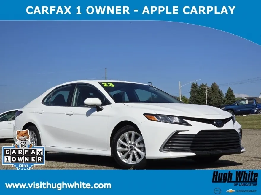 2023 Toyota Camry LE photo 1