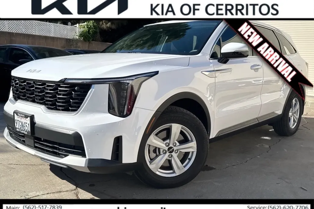 2025 Kia Sorento LX photo 1