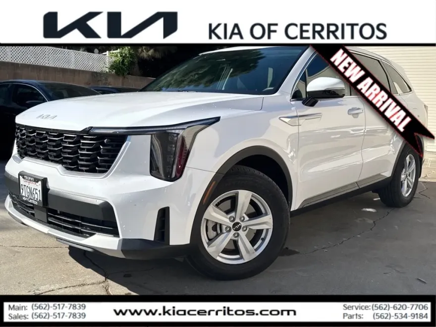 2025 Kia Sorento LX photo 1