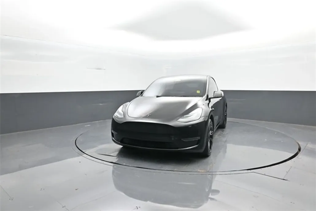 2023 Tesla Model Y Long Range photo 1