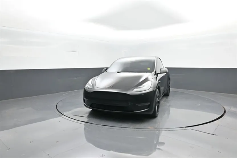 2023 Tesla Model Y Long Range photo 1