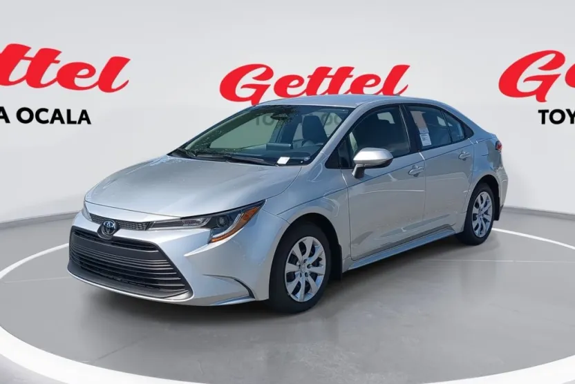 2025 Toyota Corolla LE photo 1