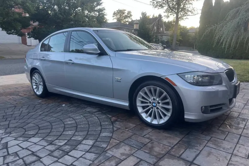 2011 Bmw 335i xDrive photo 1