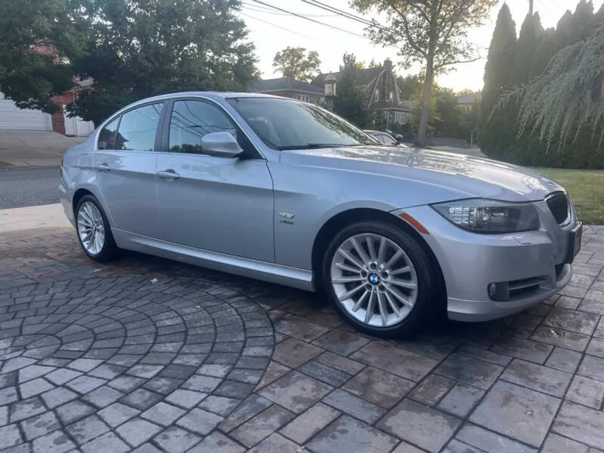 2011 Bmw 335i xDrive photo 1