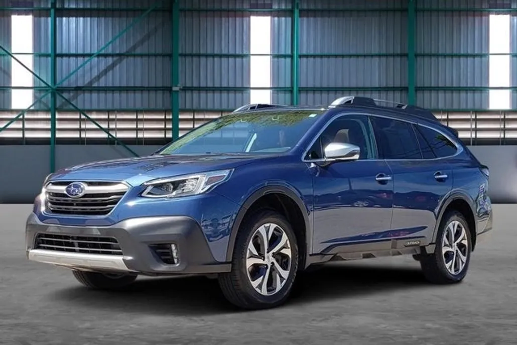 2020 Subaru Outback Touring photo 1