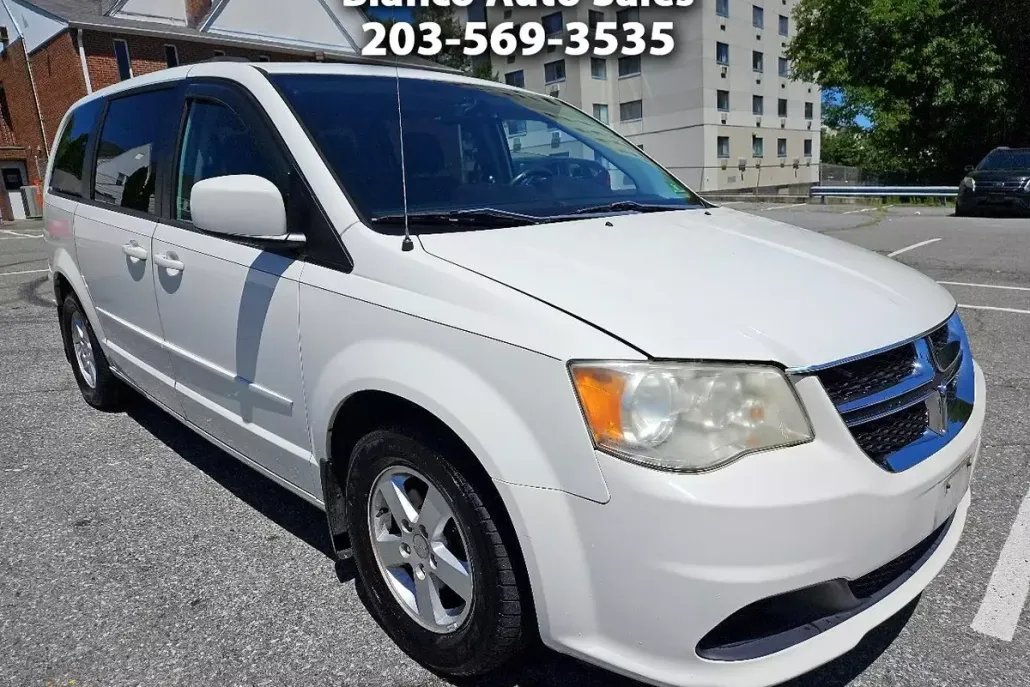 2012 Dodge Grand Caravan SXT photo 1