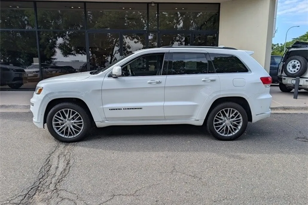 2017 Jeep Grand Cherokee Summit photo 1