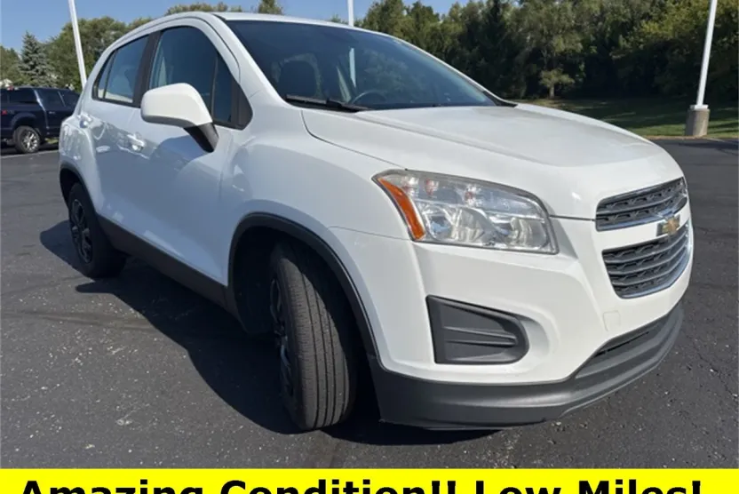 2016 Chevrolet Trax LS photo 1