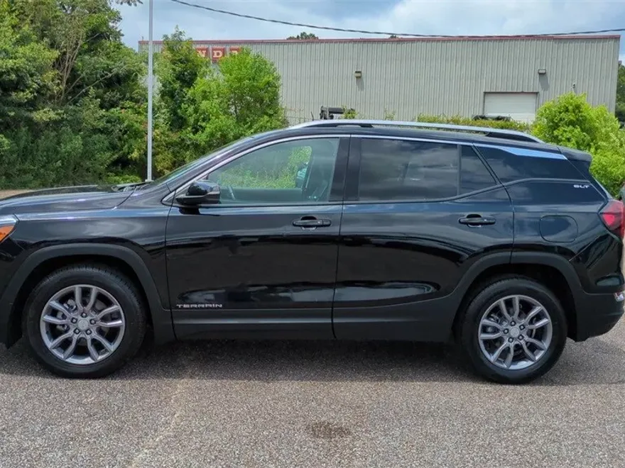 2024 Gmc Terrain SLT photo 1