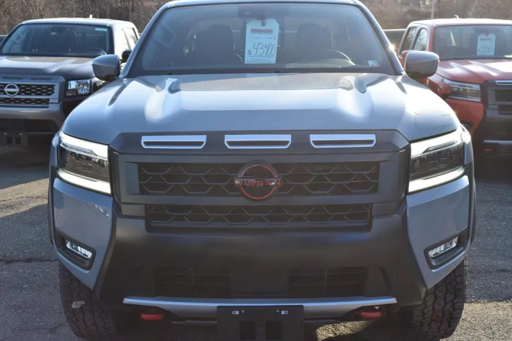 2025 Nissan Frontier PRO-4X photo 1