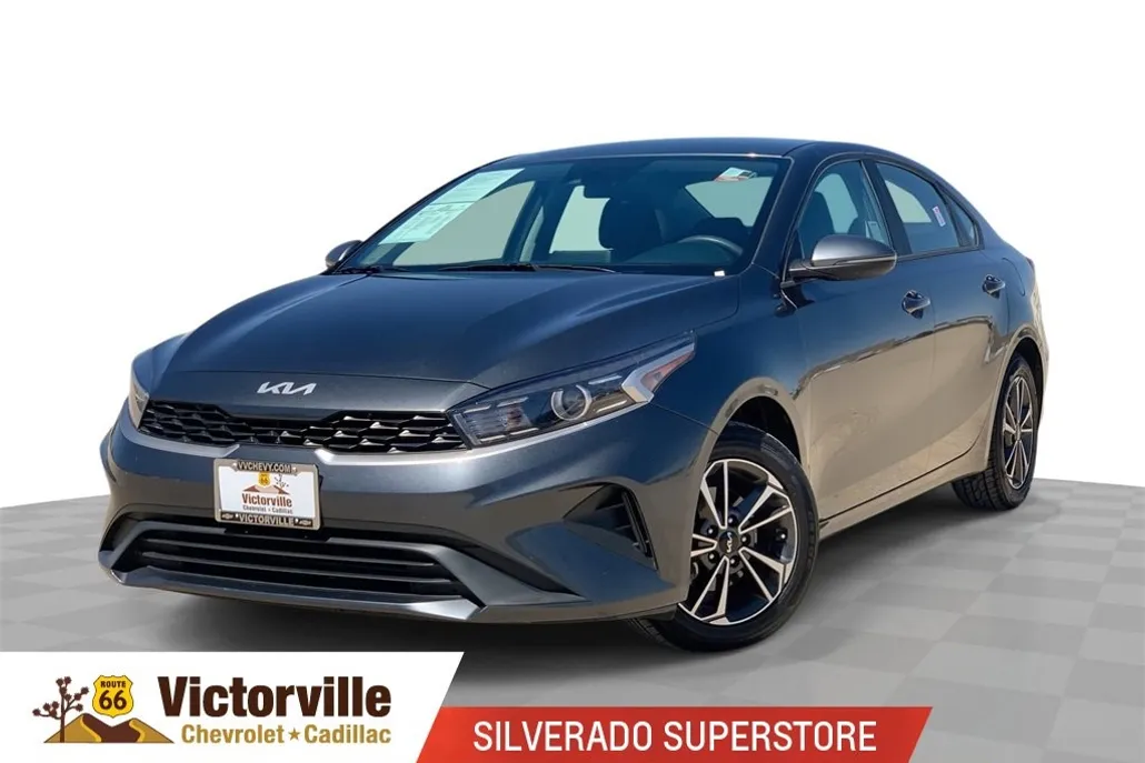 2023 Kia Forte LXS photo 1