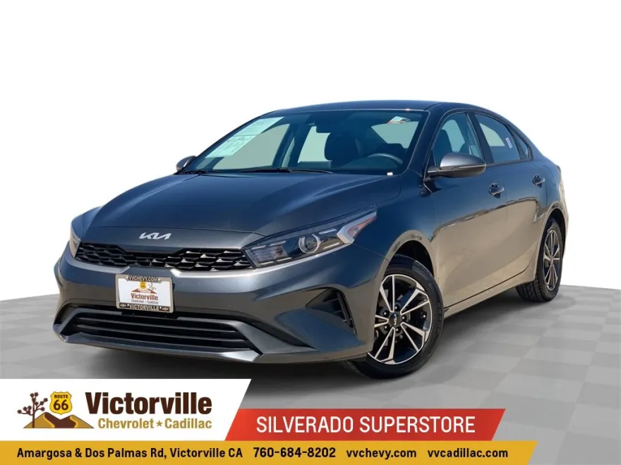 2023 Kia Forte LXS photo 1