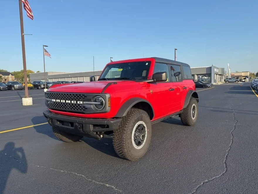 2024 Ford Bronco Badlands photo 1