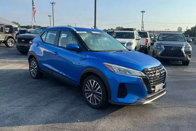 2023 Nissan Kicks SV photo 1