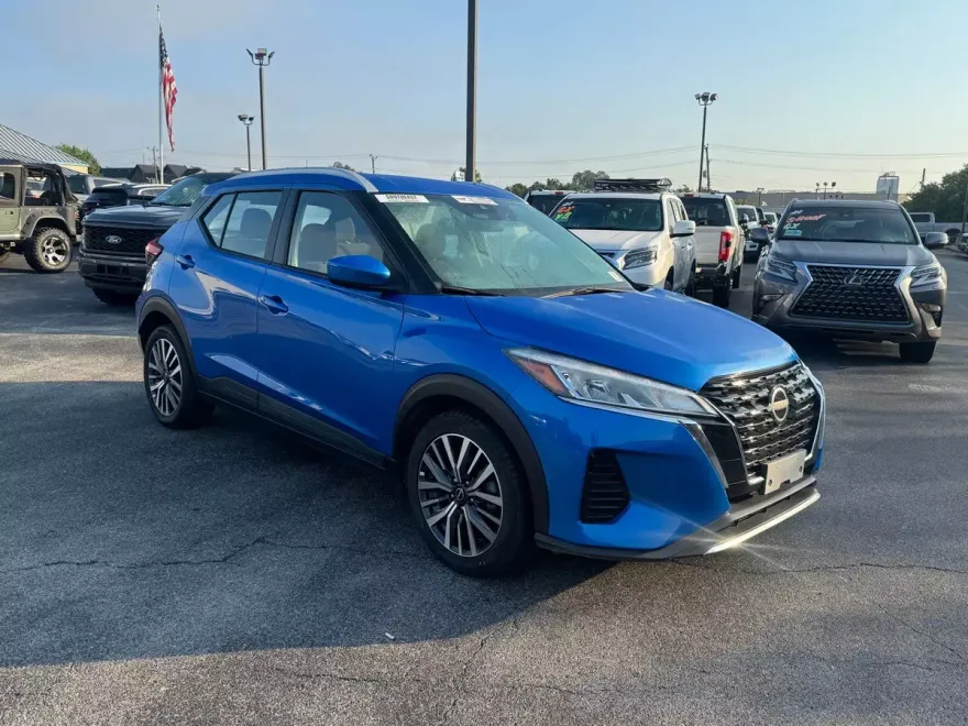 2023 Nissan Kicks SV photo 1
