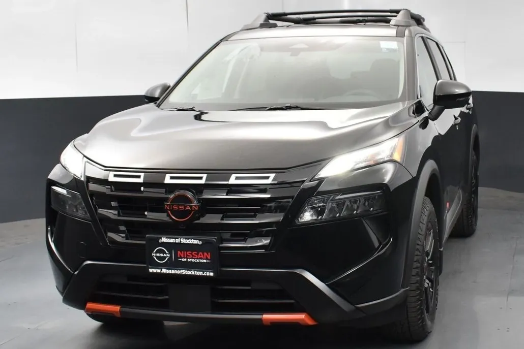 2026 Nissan Rogue SV photo 1