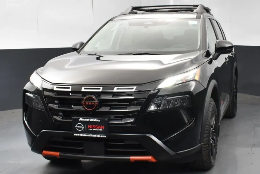 2026 Nissan Rogue SV photo 1