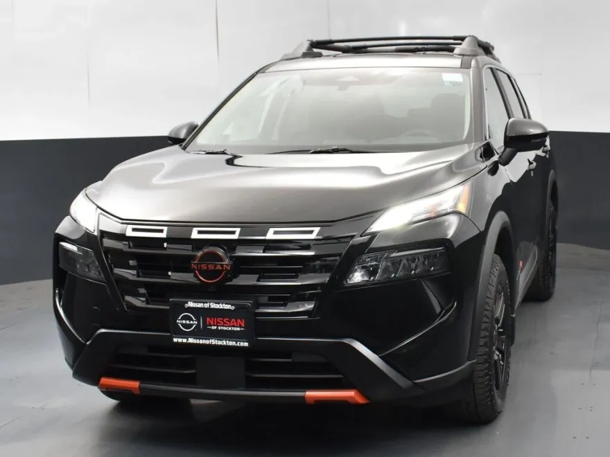 2026 Nissan Rogue SV photo 1