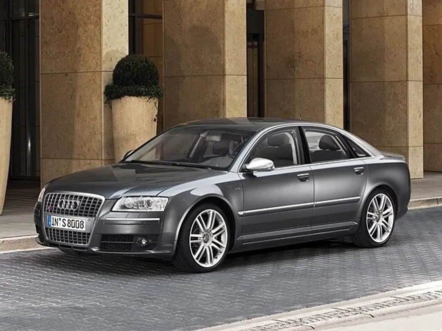 2007 Audi S8 photo 1