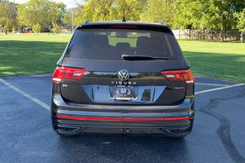2023 Volkswagen Tiguan SE R-Line Black photo 1