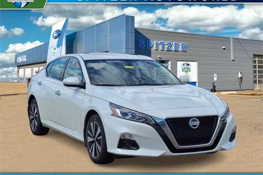 2022 Nissan Altima 2.5 SL photo 1