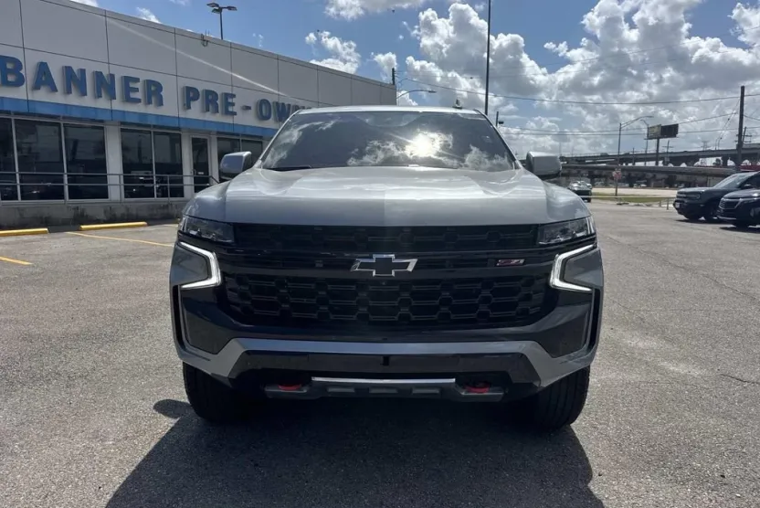2024 Chevrolet Tahoe Z71 photo 1