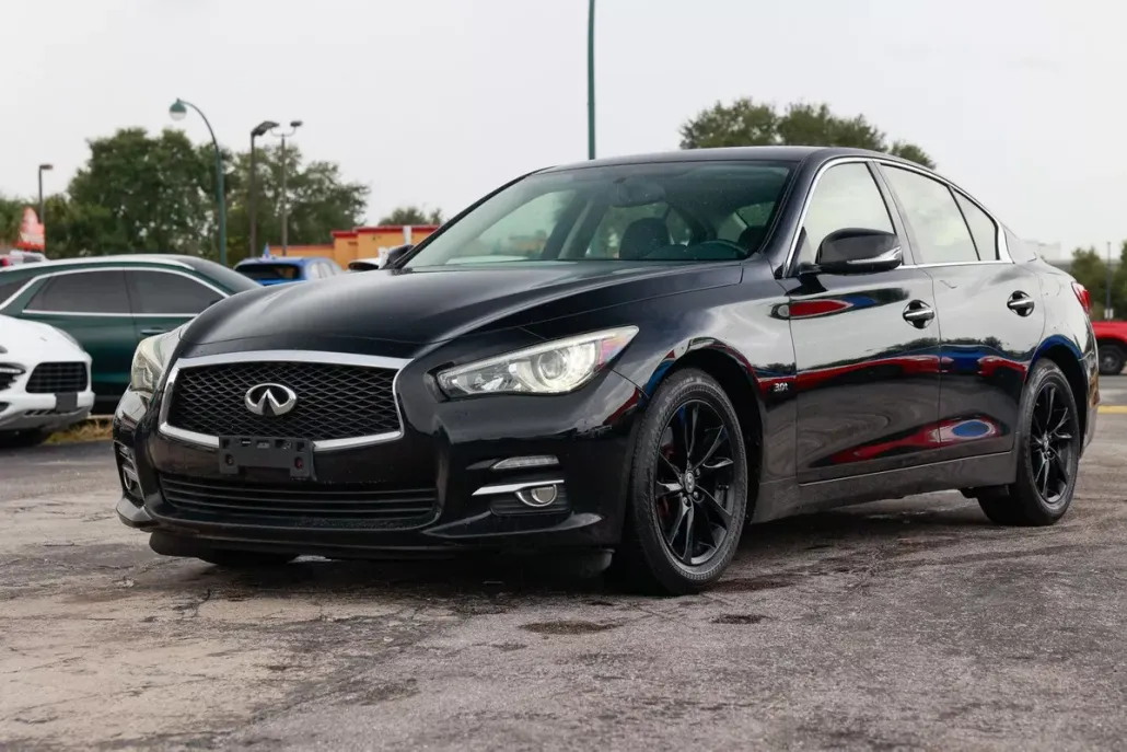 2017 Infiniti Q50 3.0t Signature Edition AWD photo 1