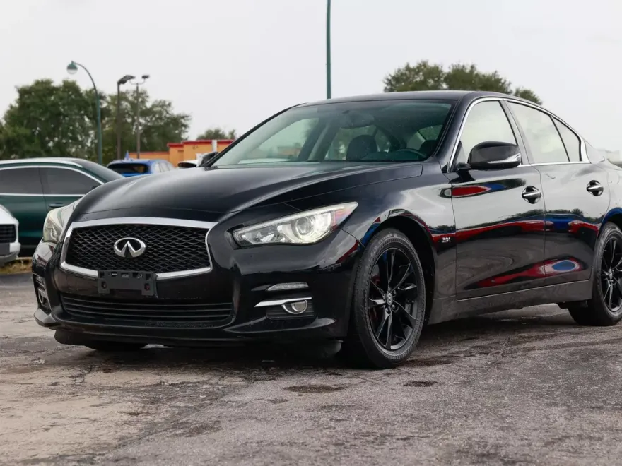 2017 Infiniti Q50 3.0t Signature Edition AWD photo 1