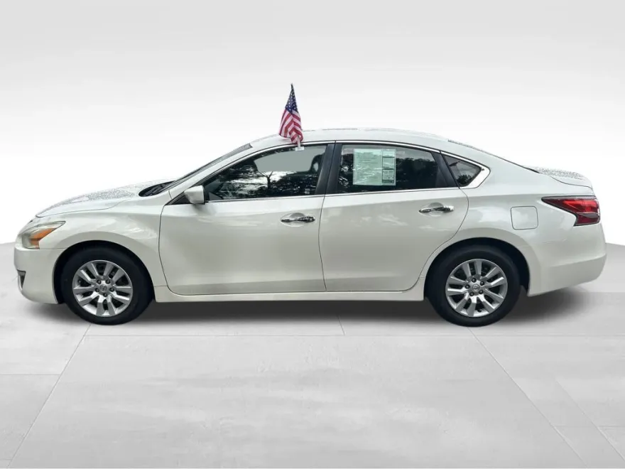 2014 Nissan Altima 2.5 S photo 1