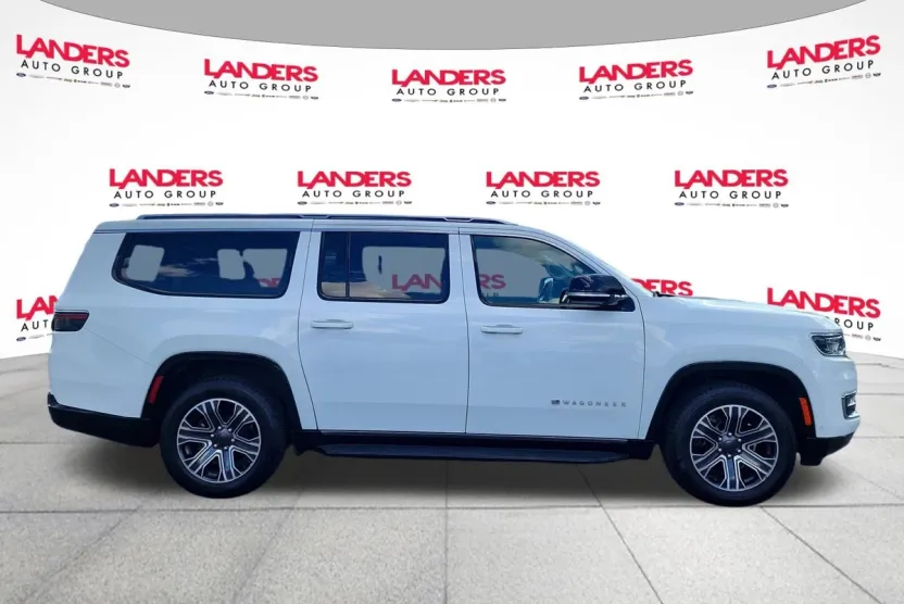 2024 Jeep Wagoneer L Series II photo 1