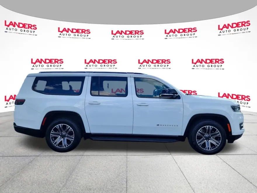2024 Jeep Wagoneer L Series II photo 1