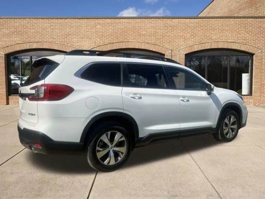 2024 Subaru Ascent Premium photo 1