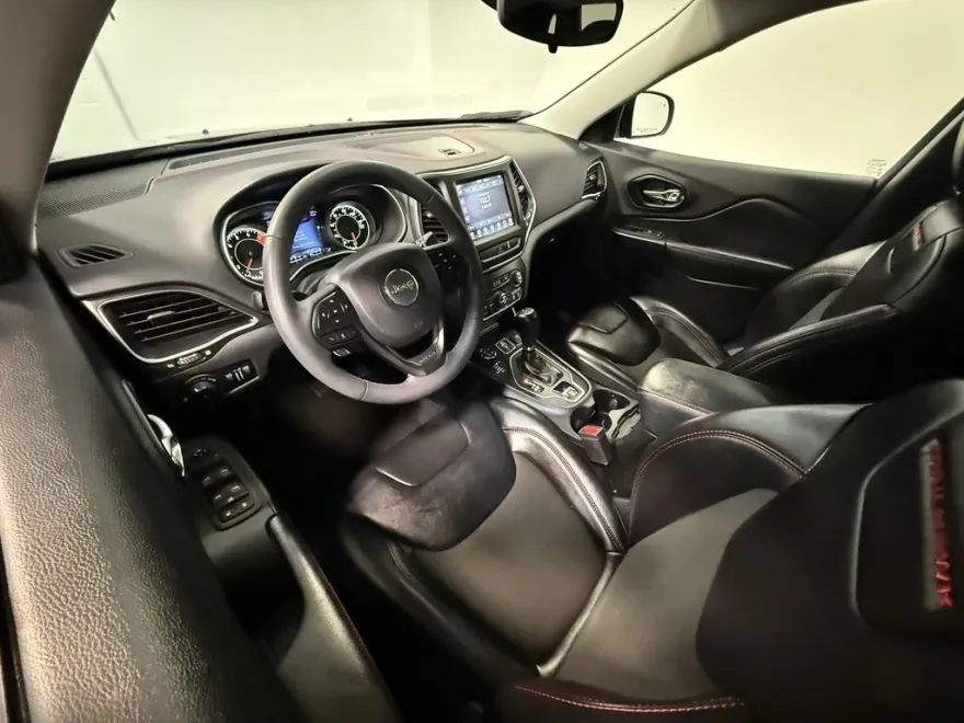 2022 Jeep Cherokee Trailhawk photo 1