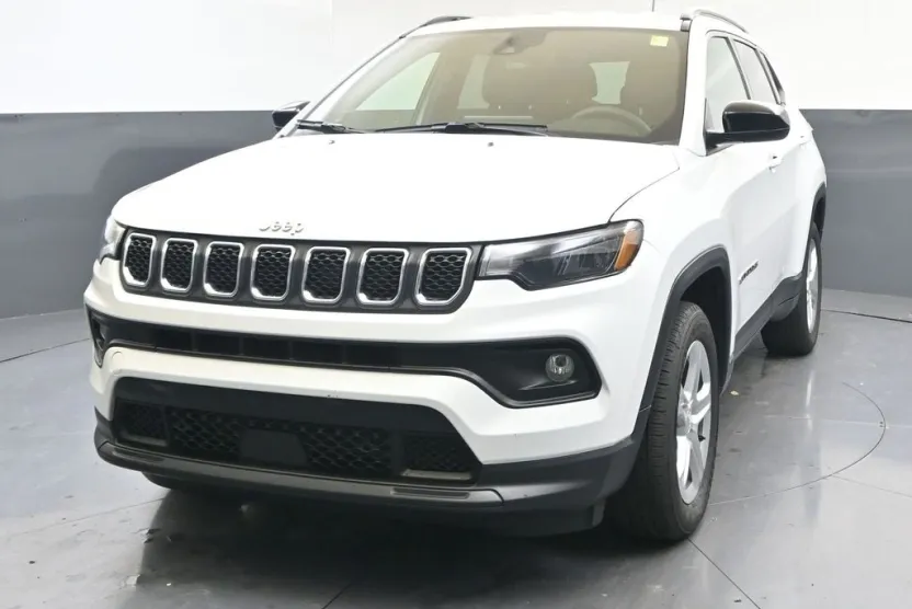 2023 Jeep Compass Latitude photo 1