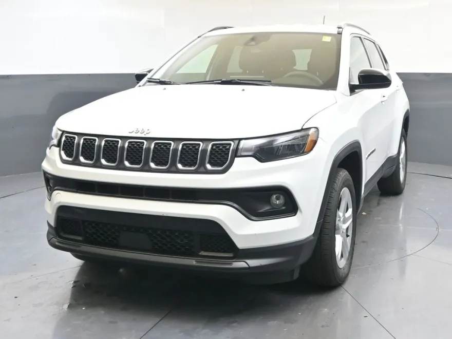 2023 Jeep Compass Latitude photo 1
