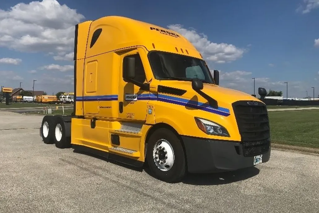 2022 Freightliner Cascadia 126" Sleeper Cab photo 1