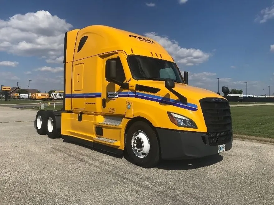 2022 Freightliner Cascadia 126" Sleeper Cab photo 1