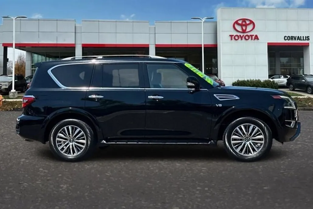 2022 Nissan Armada SL photo 1