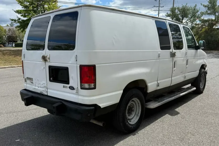 2013 Ford E-250 photo 1