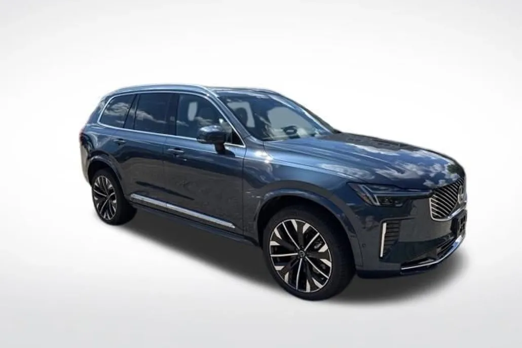 2026 Volvo XC90 Plus photo 1