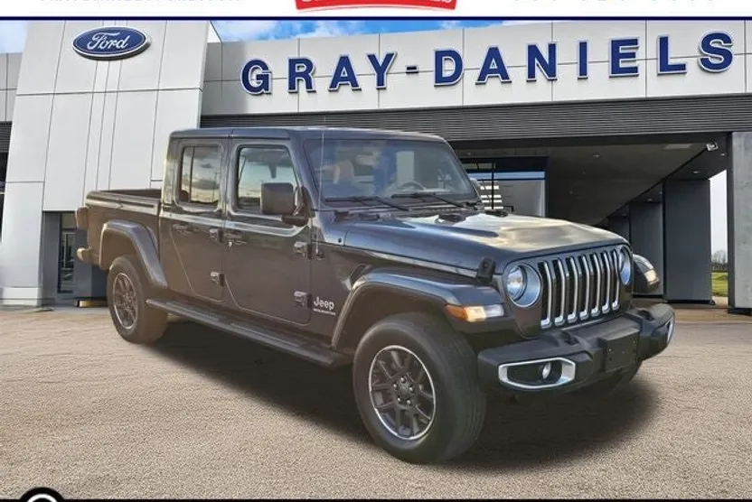 2023 Jeep Gladiator Overland photo 1