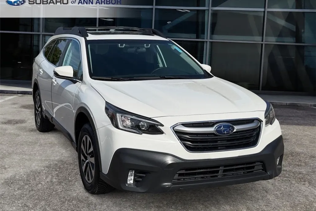 2022 Subaru Outback Premium photo 1